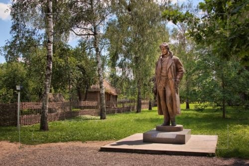 О Есенине издалека